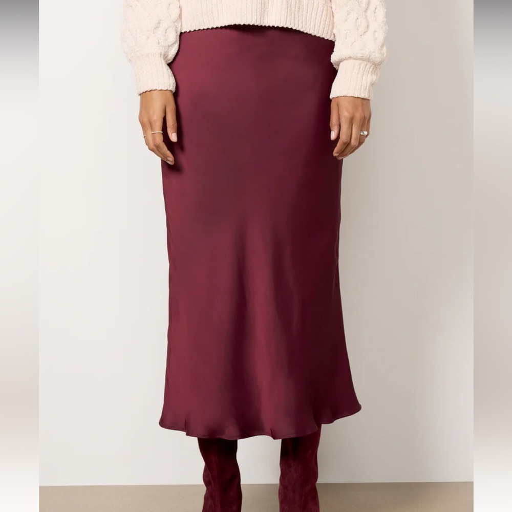 Evereve Maddie Satin Skirt Medium - Picture 3 of 7